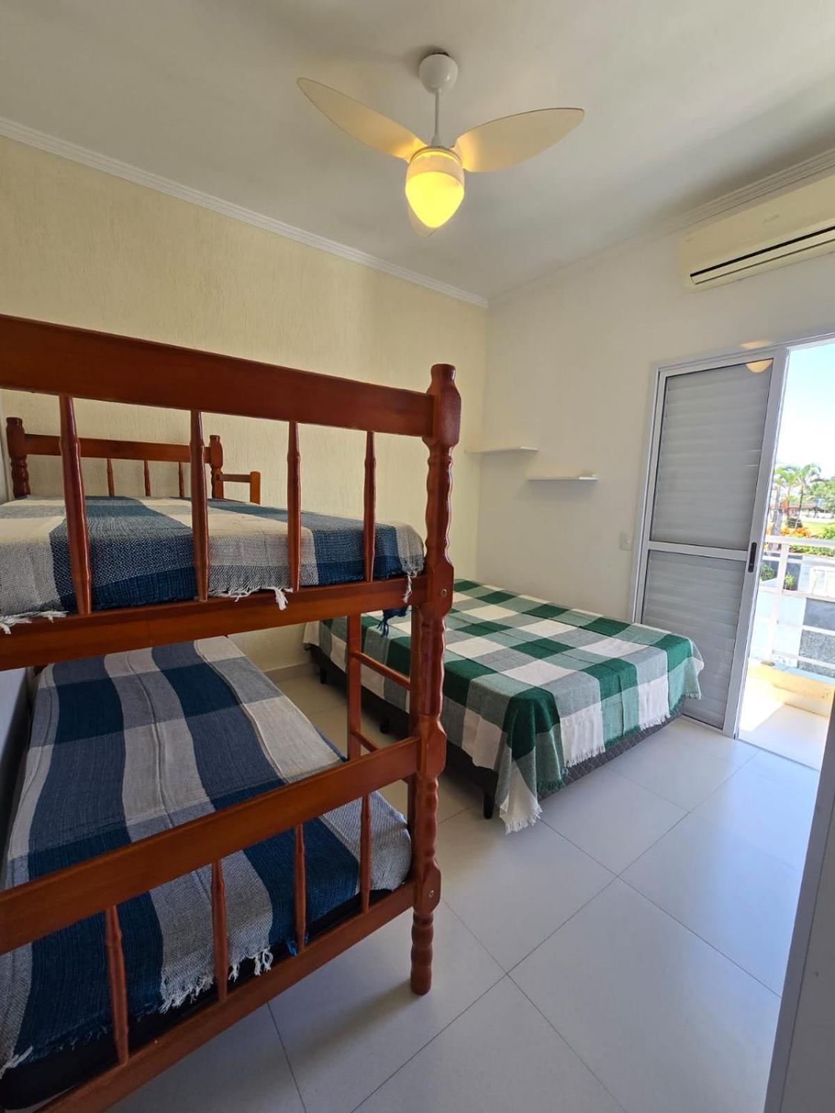 Casa - 2 Suites, Churrasqueira No Terraco - 200 Mts Do Sape
